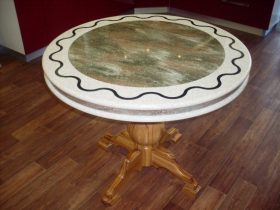 Сборка круглого стола в Курчатове