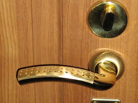 Замена дверной ручки входной двери в Курчатове