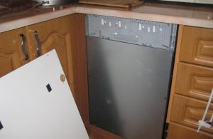 Установка фасада на посудомоечную машину в Курчатове